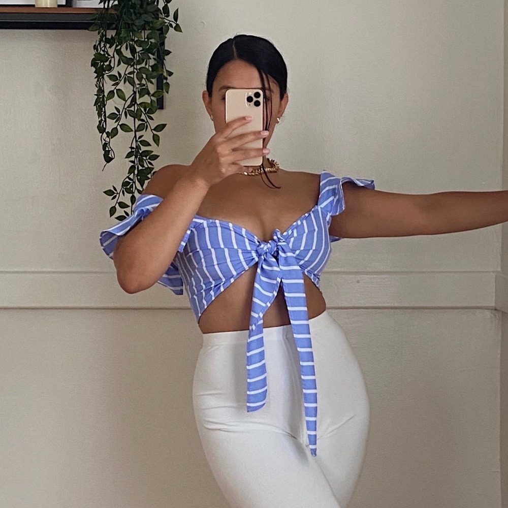 PrettyLittleThing Crop Top
